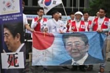 韓国では過激な反日デモが繰り広げられているが…（AFP＝時事）