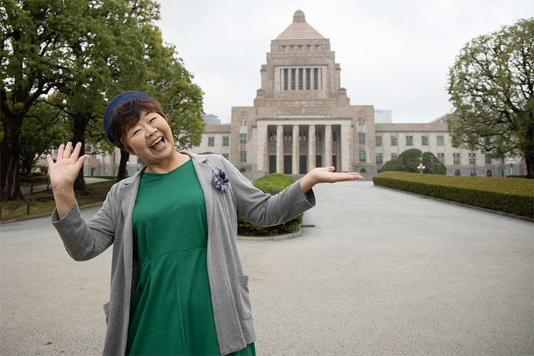 オバ記者が国会議事堂を案内！