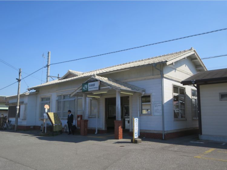 1897年開業の外房線本納駅（筆者撮影）