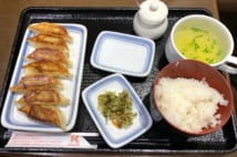 リンガーハットの新メニュー「薄皮ぎょうざ定食」370円のお得感