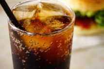 健康志向で“コーラ離れ”加速か そもそも「選択肢にない」若者も