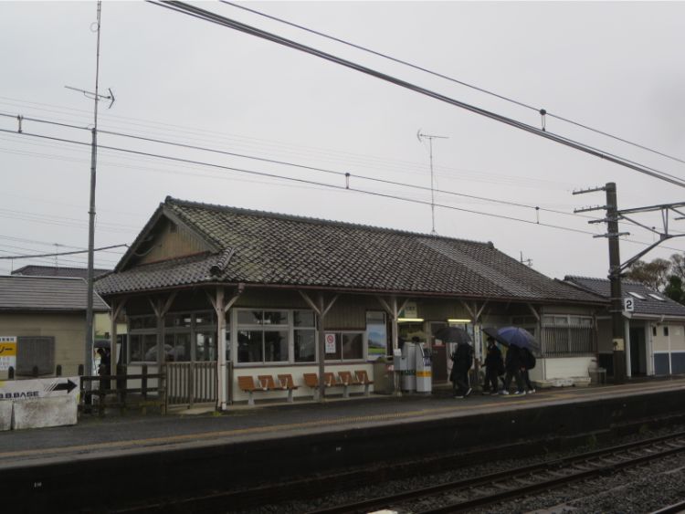 1898年開業の総武本線・松尾駅（筆者撮影）