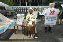 ソウルの慰安婦像の隣でも不買運動が