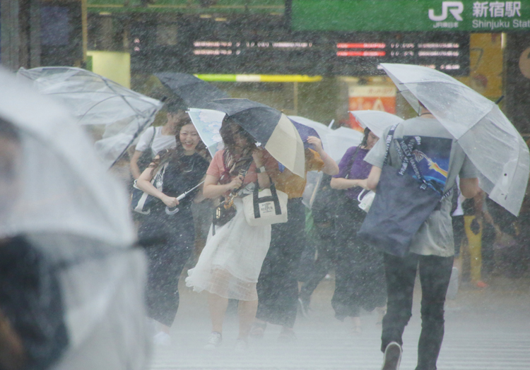 五輪開催時期は台風シーズン（写真／時事通信フォト）