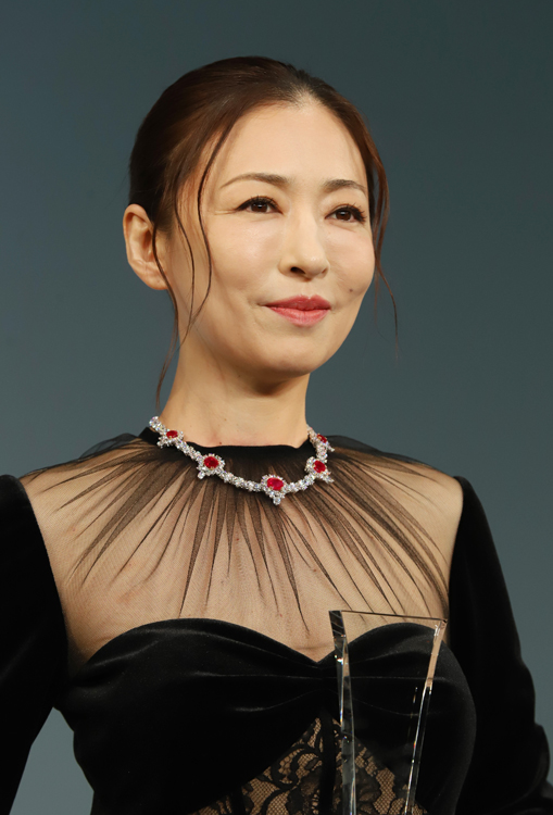 松雪泰子は天才工学者に（写真／時事通信フォト）