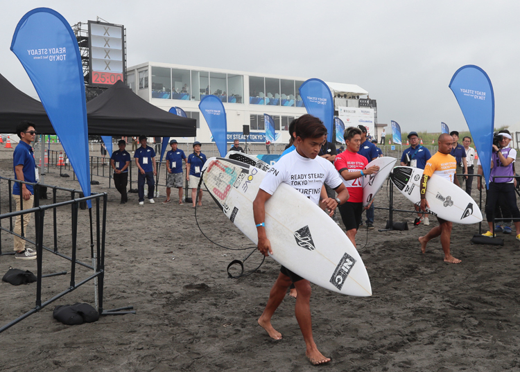 五輪のサーフィン会場に津波が来たら？（写真／時事通信フォト）