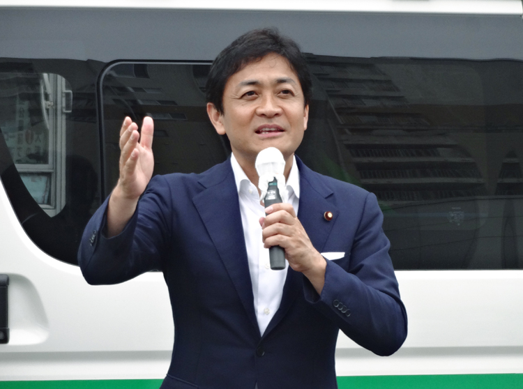 街頭演説する国民民主党の玉木雄一郎代表（写真／時事通信フォト）