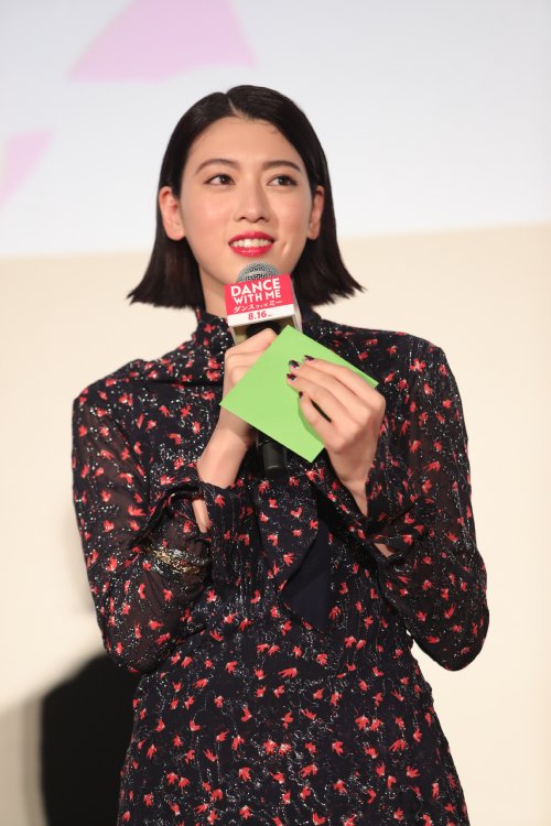 映画では三吉彩花が熱演するヒロインのダンスも見物