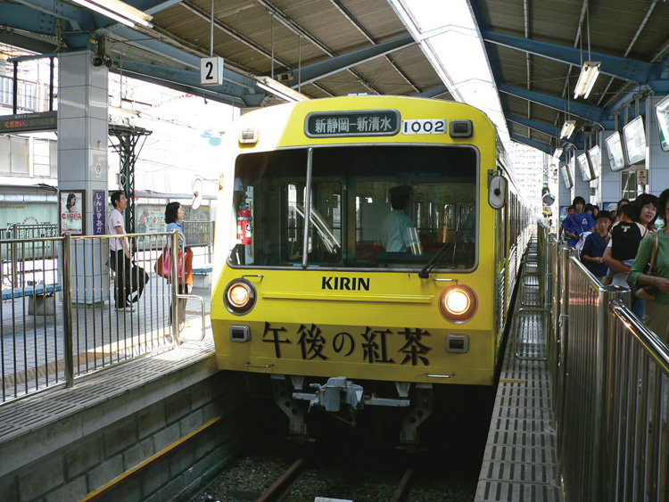 静岡の人口密集地で活躍した静岡鉄道1000形（写真提供／杉山淳一）
