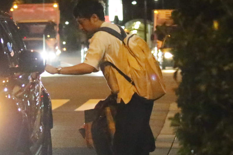 山ちゃんも免許なし 芸能人の 運転離れ 背景に危機管理も Newsポストセブン