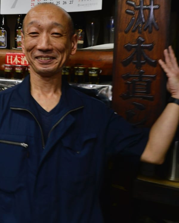 4代目店主・花野和彦さんの笑顔が店の魅力のひとつ