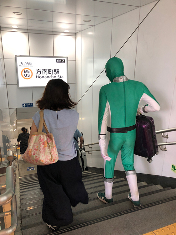 写真 ベビーカーおろすんジャー他 リアルライフヒーロー の奮闘 Newsポストセブン Part 2