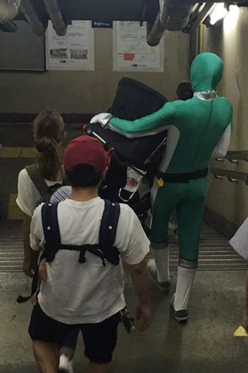 11時　ベビーカーのママさんが！