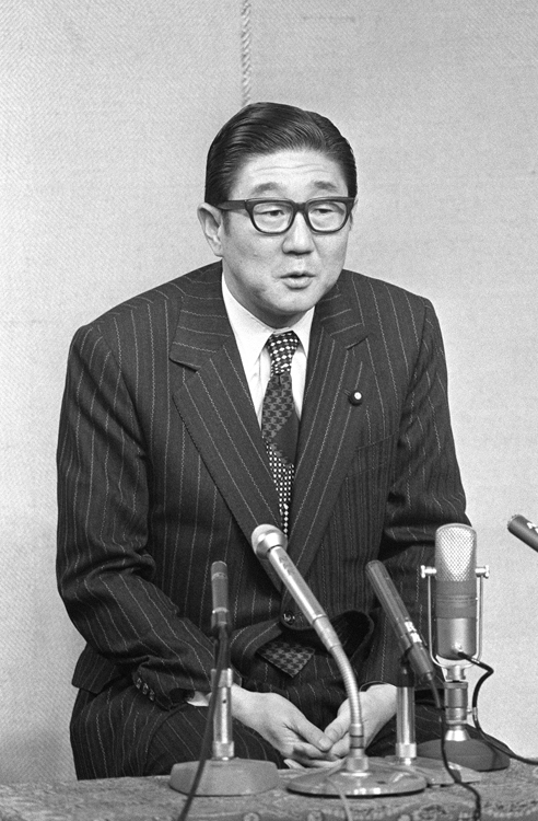 安倍晋三・元首相の父の安倍晋太郎氏（時事通信フォト）