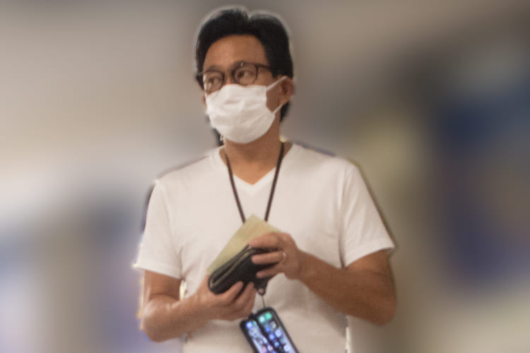 薬指に指輪がキラリ（2019年9月）