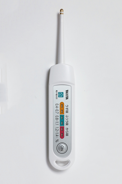 体温計型の電子塩分計測器