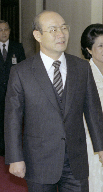 40億ドル支援を受けた全斗煥氏は「過去に執着しない」と述べた（共同通信社）