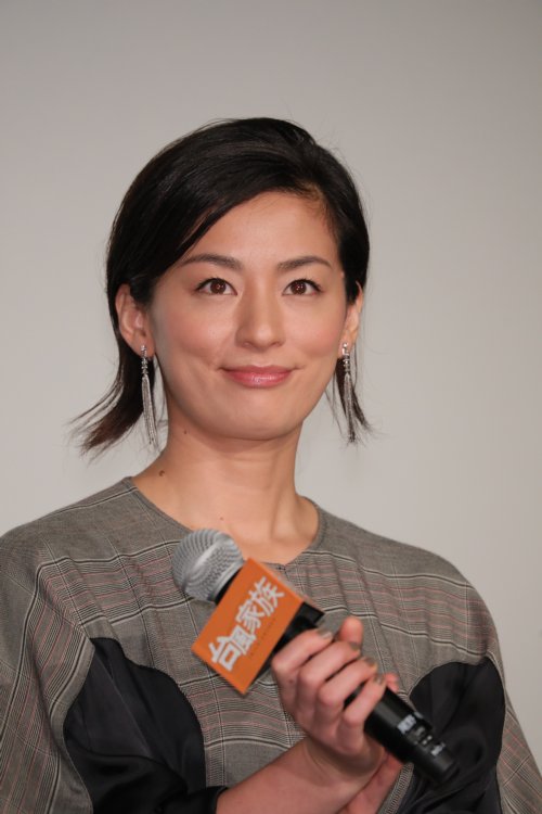 冷静な役を演じた尾野真千子