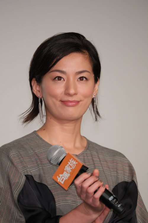 冷静な役を演じた尾野真千子