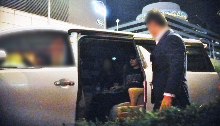 車の中でも俳優