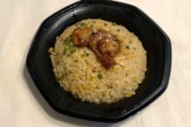 意外と本格的! 根強いファンの多いコンビニ「チャーハン」を食べ比べ
