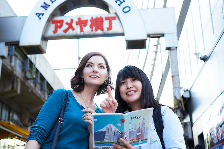 東京五輪に向けて、英語を話せるようになるには？（写真／PIXTA）