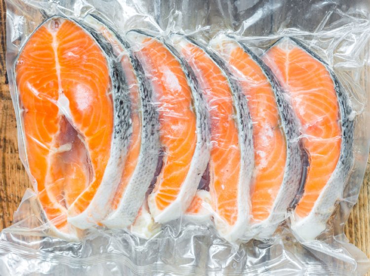 塩フリージングした食材はどう使う？（写真／アフロ）