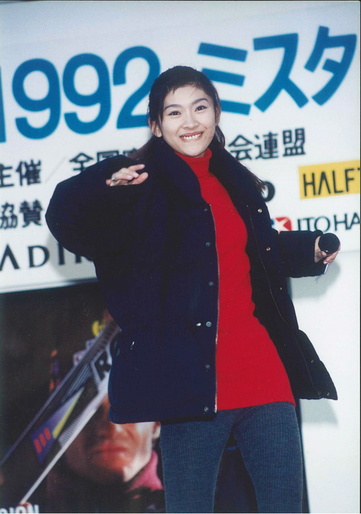 篠原涼子、1992年　慶應大学の学園祭に登場した際の様子