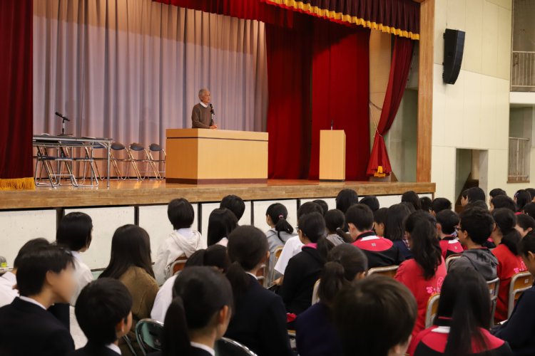 定期テストに関しては生徒総会では結論は出なかった（10月17日）