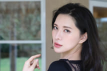 『PLAYBOY』の表紙を飾った謎の美女・沙世 規格外ボディ撮