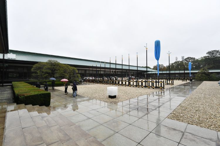 令和 即位の礼 豪華記念写真集 | 朝日新聞出版 |本 | 通販 | Amazon