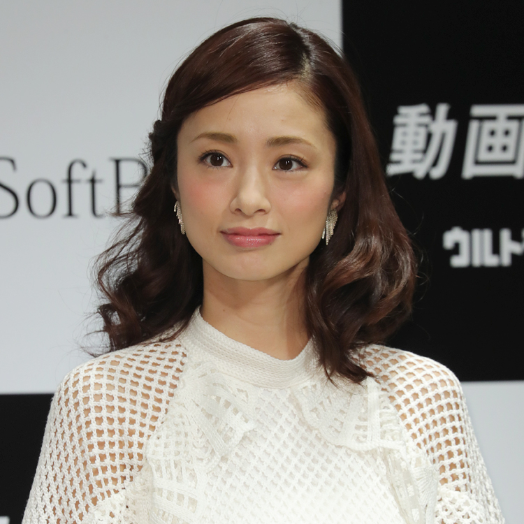 上戸は堺と同じく2児の親に