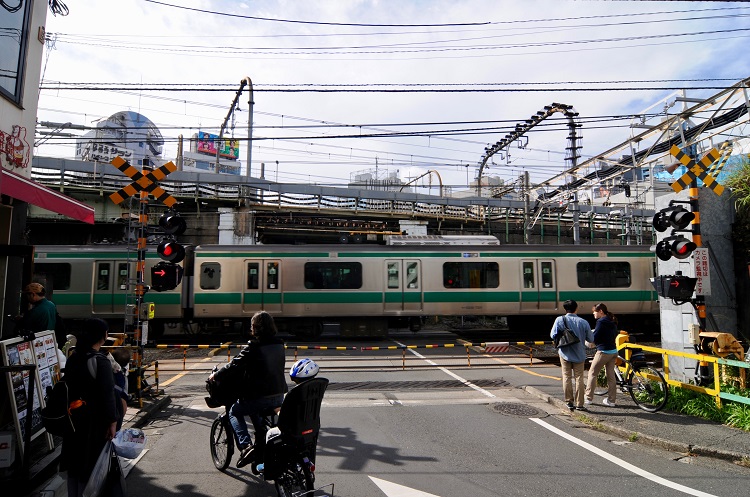 代々木駅そばに2つの 開かずの踏切 相鉄乗り入れで深刻に Newsポストセブン