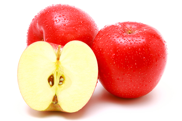 ハンノキやシラカバ花粉症はりんごアレルギーと関係があるという（写真／AFLO）