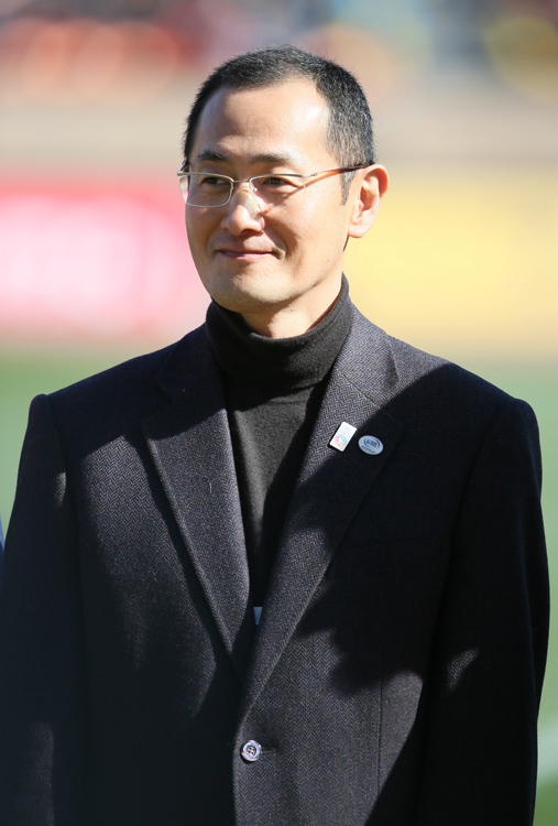 ノーベル医学生理学賞を受賞した山中伸弥さん（時事通信フォト）