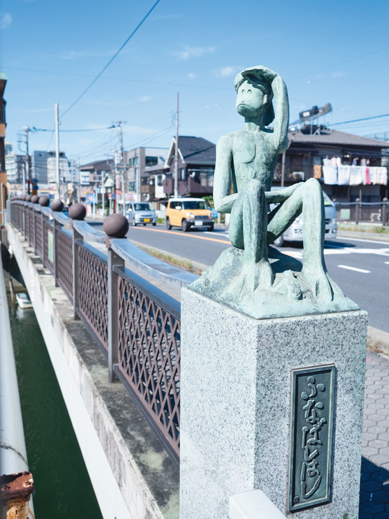 海が近く橋も多い