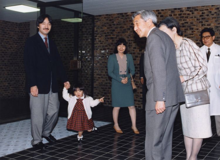 眞子さまや愛子さまらがお生まれになられた（時事通信フォト）