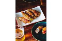 『深夜食堂』発レシピ、照り焼き味の「肉巻きみょうが」