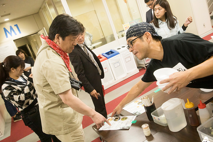 【写真】佐藤二朗に聞いた、なぜクイズ番組の司会をやって ...