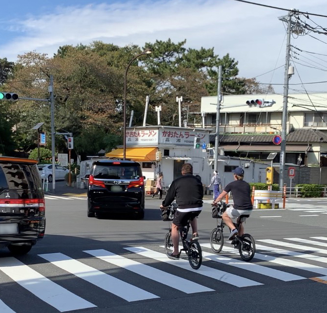 スタッフも護衛が大変