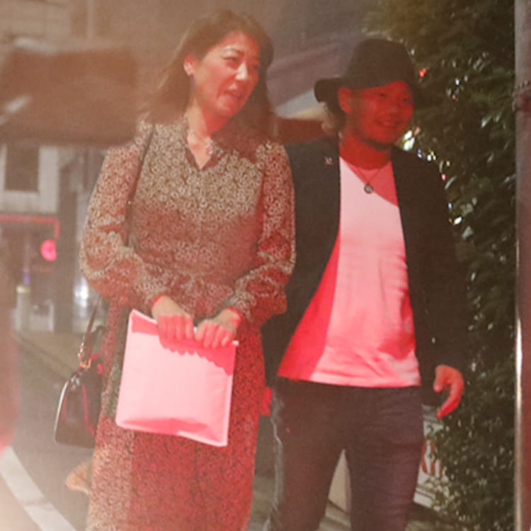 寿司店を出てからも会話は続く