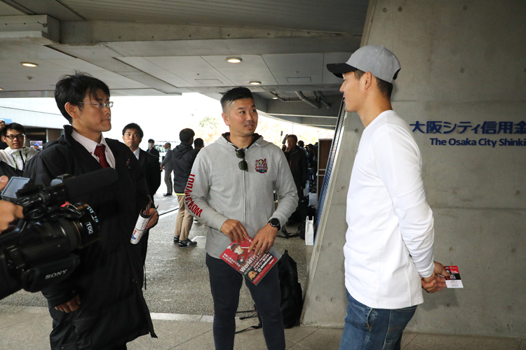 「ワールドトライアウト」の加治佐平CEOの姿も