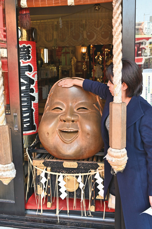 「おとりさま」の名で親しまれる鷲神社