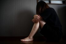 うつ病妻が認知症母に暴力を… 引きこもりも多い専業主婦世帯の悲劇