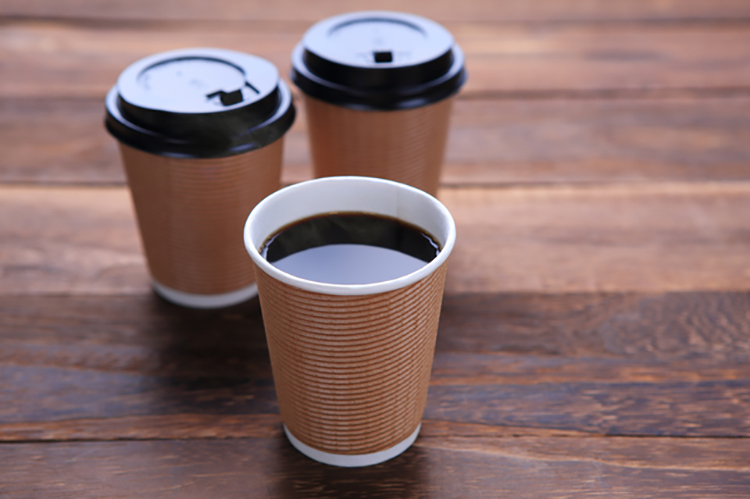 コーヒーの飲み過ぎは心臓病のリスクを上げる（写真／PIXTA）