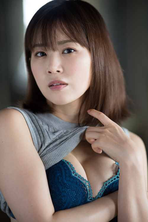 大胆なグラビア撮影にも挑戦（デジタル写真集『MEDAL NUDE パチンコライターナミ』／撮影・扶桑光）