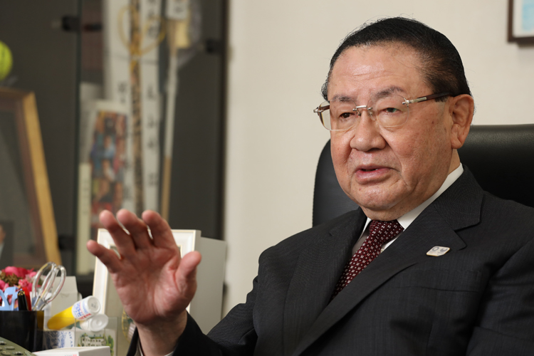 山崎拓氏が中曽根氏を語る