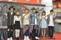 ラストイヤーの今年、4大ドームツアーも計画しているという(写真は2015年、香港でのファンミーティング。Imaginechia/時事)