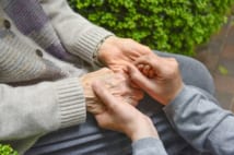 夫が認知症に… 赤の他人に財産を管理される60代妻の悲劇