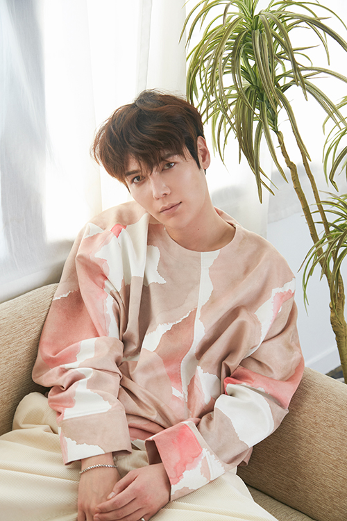 ジヒョクの家庭的なショットも